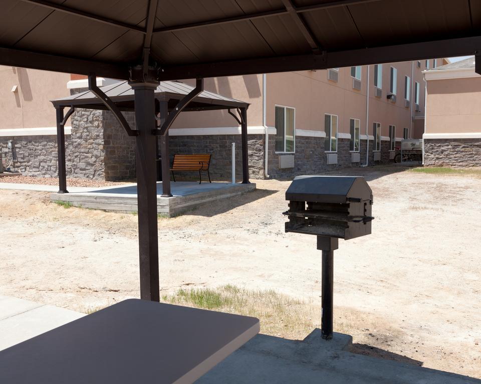 Comfort Suites Pecos Bagian luar foto