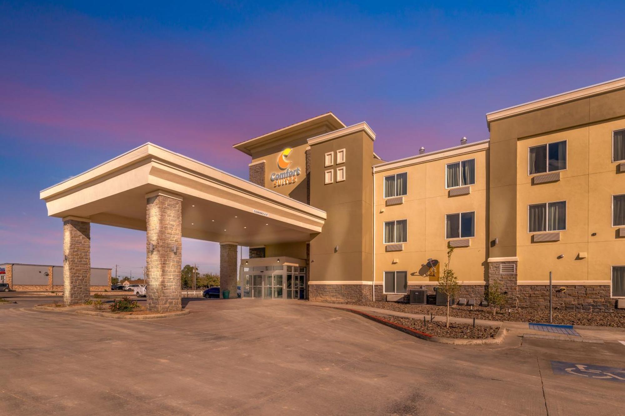 Comfort Suites Pecos Bagian luar foto